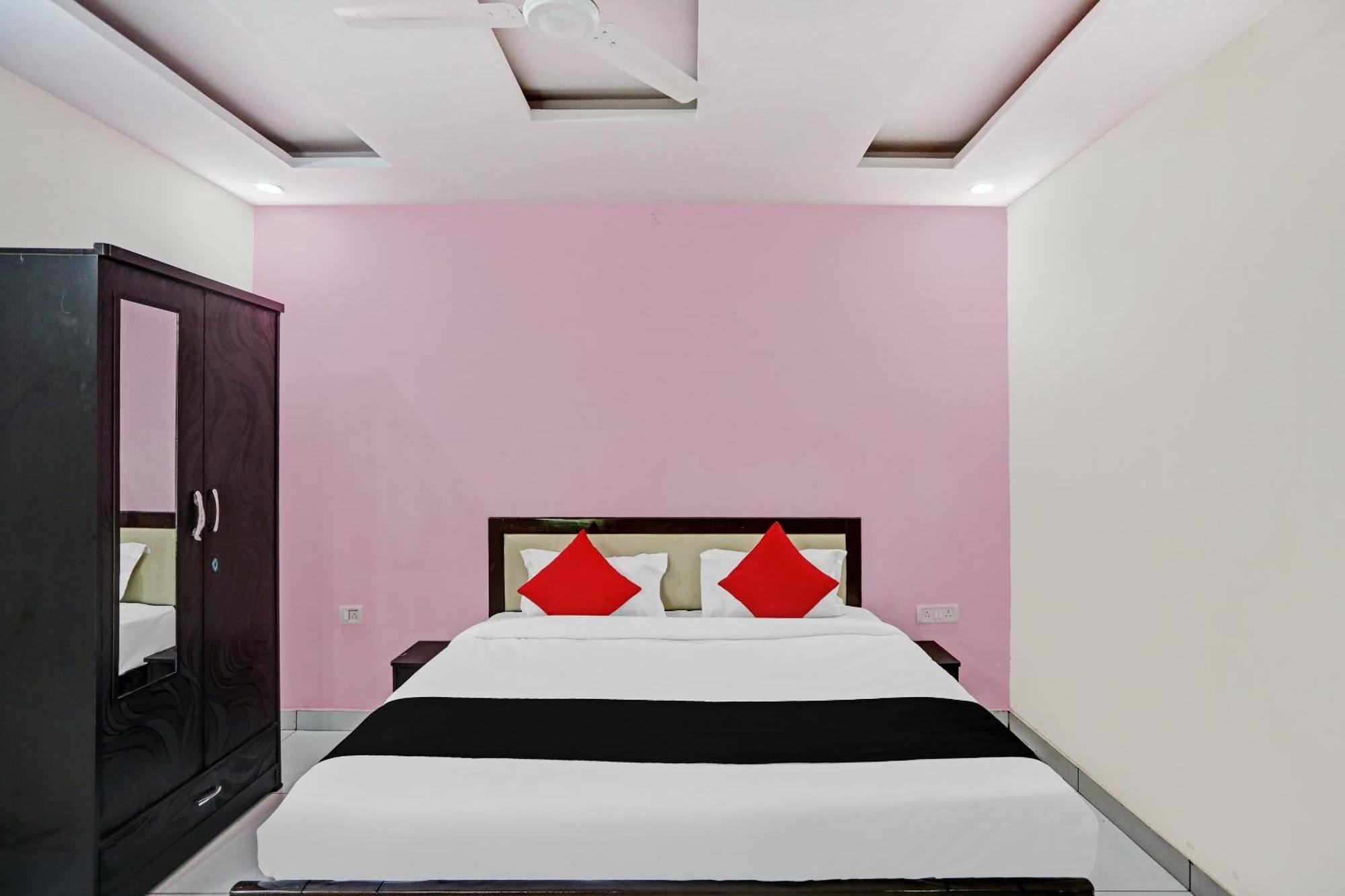 Capital O Friends Zone The Guest House Greater Noida Exterior foto
