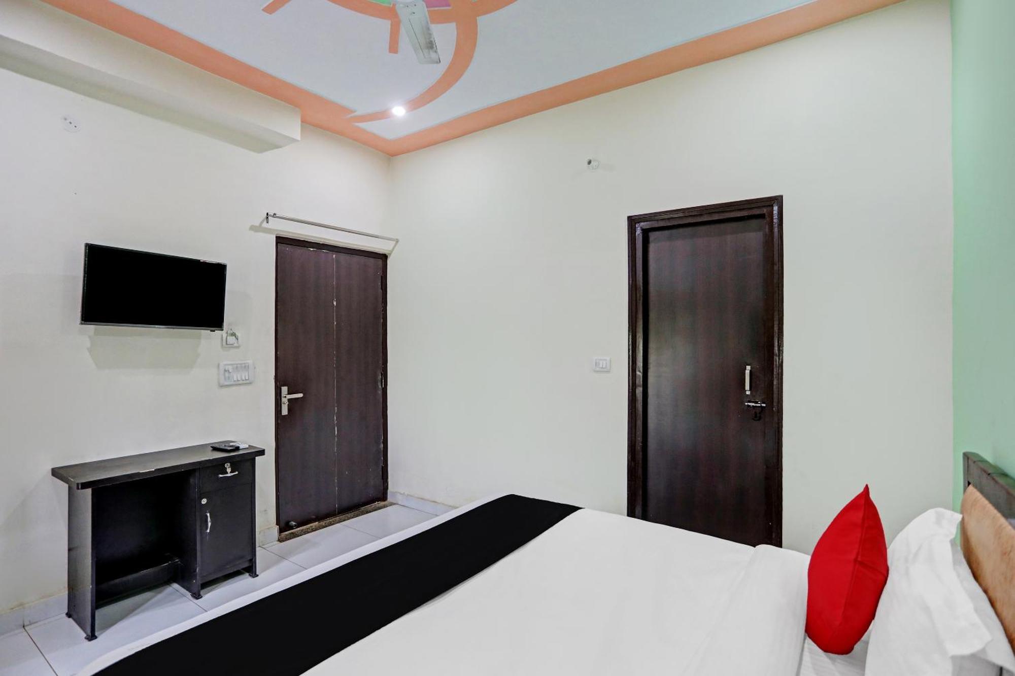Capital O Friends Zone The Guest House Greater Noida Exterior foto