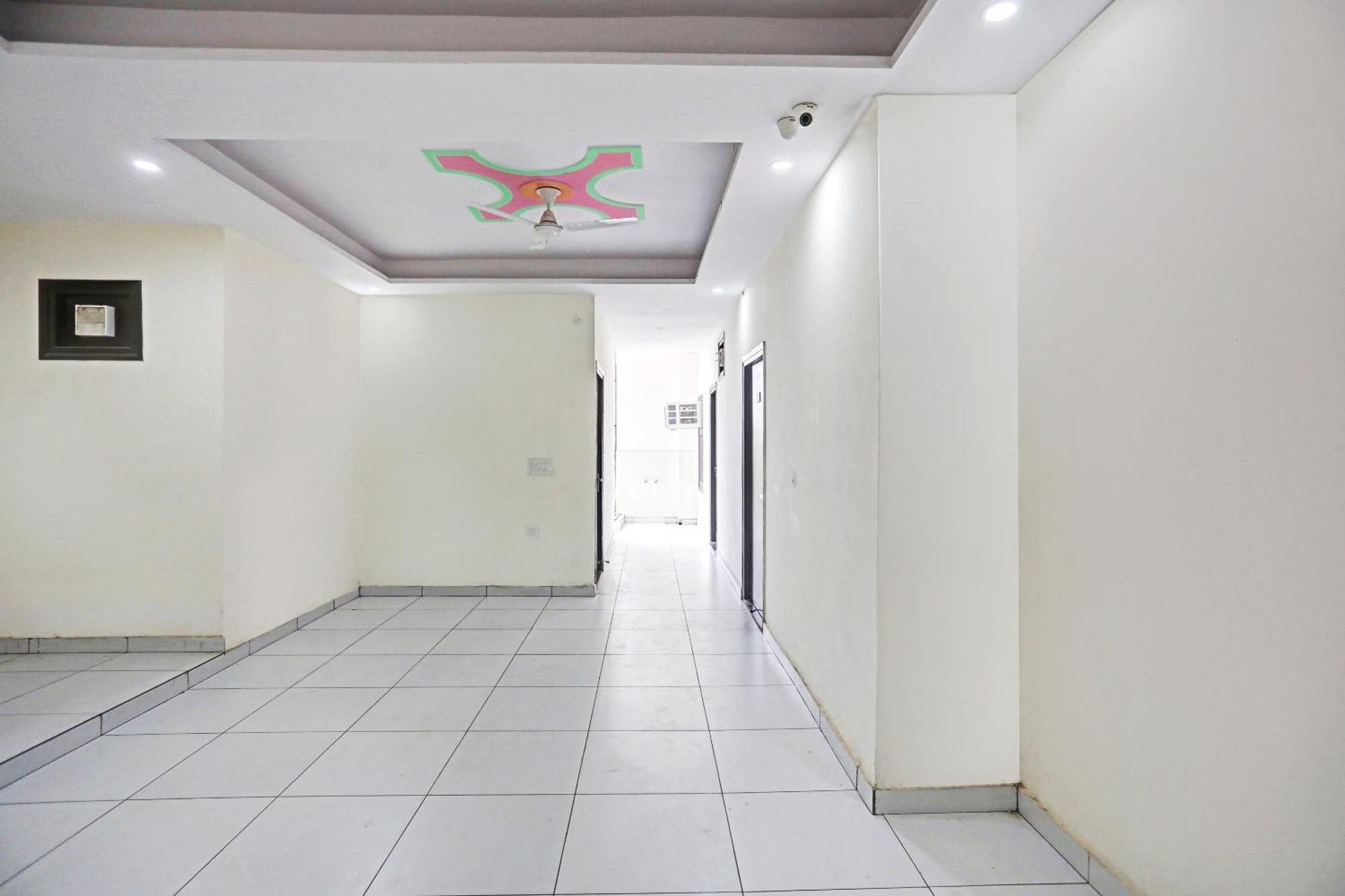 Capital O Friends Zone The Guest House Greater Noida Exterior foto